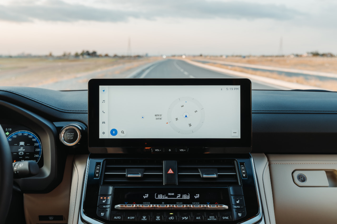 شاشة مقاس 12.3 بوصة